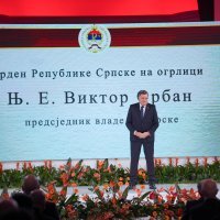 Milorad Dodik odlikovao Viktora Orbana i Baju Malog Knindžu