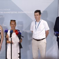 Tina Gaber predala peticiju s potpisima protiv klanja nutrija