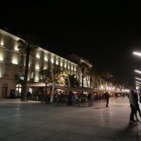 Javna rasvjeta na splitskoj Rivi tijekom akcije Sat za planetu Zemlju