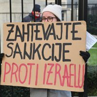 Prosvjed pred veleposlanstvom SAD-a u Ljubljani