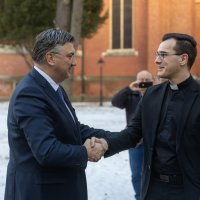 Đakovo: Andrej Plenković sastao se s nadbiskupom Đurom Hranićem