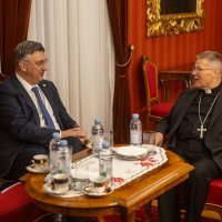 Đakovo: Andrej Plenković sastao se s nadbiskupom Đurom Hranićem