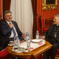 Đakovo: Andrej Plenković sastao se s nadbiskupom Đurom Hranićem
