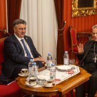 Đakovo: Andrej Plenković sastao se s nadbiskupom Đurom Hranićem