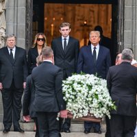 Donald, Melania i Barron Trump, Viktor Knavs
