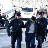 Privođenje na sud osumnjičenog za ubojstvo u Kuli Norinskoj