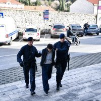 Privođenje na sud osumnjičenog za ubojstvo u Kuli Norinskoj