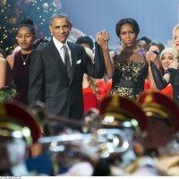Malia i Sasha Obama 2014.
