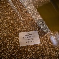 Performans 'Ljudski otpad' umjetnice Olje Einfalt