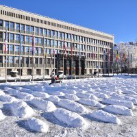Snježni lijesovi ispred slovenskog parlamenta, prosvjed protiv rata u Gazi