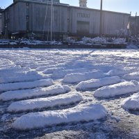 Snježni lijesovi ispred slovenskog parlamenta, prosvjed protiv rata u Gazi