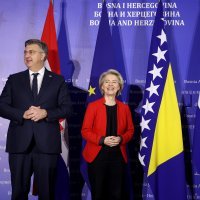 Zajedničko fotografiranje Borjane Krišto, Ursule von der Leyen, Marka Ruttea i Andreja Plenkovića