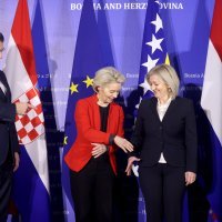 Zajedničko fotografiranje Borjane Krišto, Ursule von der Leyen, Marka Ruttea i Andreja Plenkovića