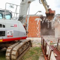 Rušenje bespravne gradnje u Puli