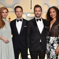 Gabriel Macht, Sarah Rafferty, Gina Torres i Patrick J. Adams