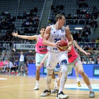 Ozljeda Lovre Mazalina na utakmici ABA lige Zadar - Mega