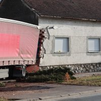 Kamion uletio u kuću u Mirkovcima