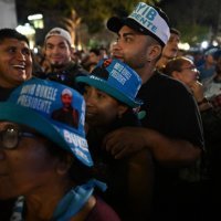 Bukele proslavlja izbornu pobjedu sa sljedbenicima