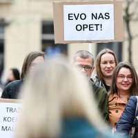 Počelo je okupljanje prosvjednika na Europskom trgu