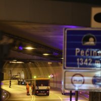 Dvije osobe poginule u prometnoj nesreći u tunelu Pećine