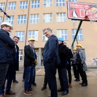 Plenković u obilasku zgrada u obnovi