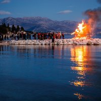 U Kaštelima spalili Vučića i Putina