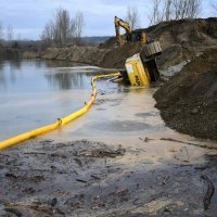 Prevrnuo se bager u jezero Jegeniš kod Koprivnice
