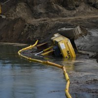 Prevrnuo se bager u jezero Jegeniš kod Koprivnice