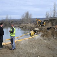 Prevrnuo se bager u jezero Jegeniš kod Koprivnice