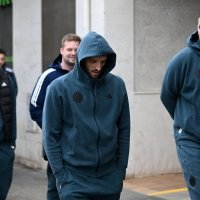 Dinamovi nogometaši prošetali su po kišom okupanim ulicama Seville