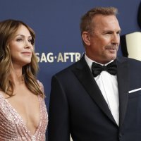 Kevin Costner i Christine Baumgartner