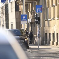 Istražitelji i policija u Ministarstvu kulture