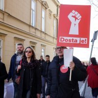 Prosvjed 'Dosta je!' na Markovu trgu