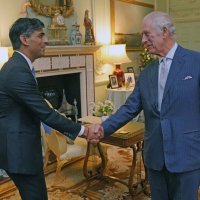 Kralj Charles III. i Rishi Sunak