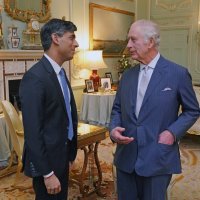 Kralj Charles III. i Rishi Sunak