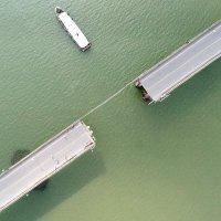 Brod udario u most u Kini