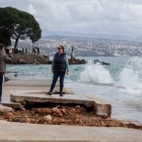 Opatija: Olujno jugo i valovi razbili betonski dio kupališta
