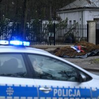 Gnoj ispred kuće ruskog veleposlanika u Poljskoj