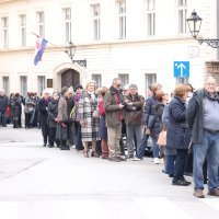 Red za ulaz na retrospektivu Ivana Meštrovića