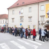 Red za ulaz na retrospektivu Ivana Meštrovića