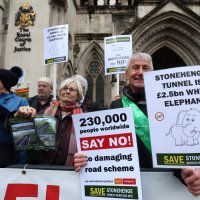 Prosvjed protiv tunela nadomak arheološkog nalazišta Stonehenge