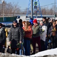 Rusi obilaze Navaljnijev grob