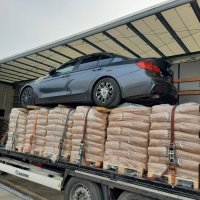 Pokušaj švercanja BMW-a na kamionu s bojama i lakovima