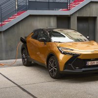 Toyota C-HR Plug-in Hybrid 220