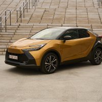 Toyota C-HR Plug-in Hybrid 220