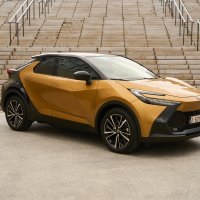Toyota C-HR Plug-in Hybrid 220