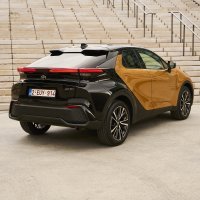 Toyota C-HR Plug-in Hybrid 220