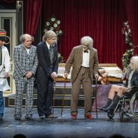 Osijek: Premijera predstave Maratonci trče počasni krug