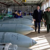 Ruski ministar obrane Sergej Šojgu u posjeti tvornici naoružanja