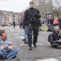 Prosvjed klimatskih aktivista iz skupine 'Posljednja generacija' u Kölnu